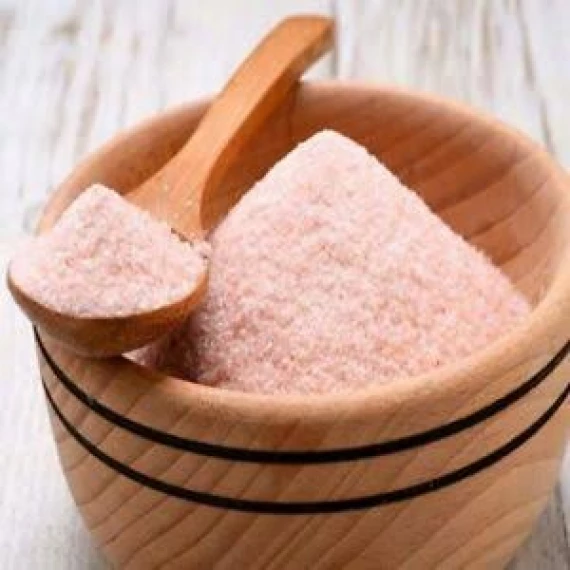 Himalayan pink salt powder